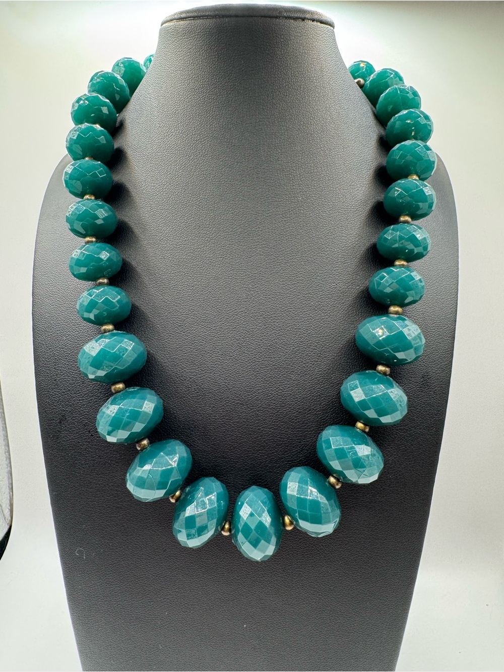 Vintage AVON NR Green/Teal Large Faceted Green Beads